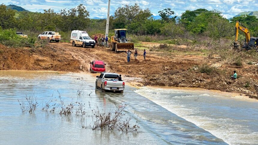 Comunidades de Uiramutã recebem 800 cestas básicas e mais de 3 mil litros de água potável do governo de Roraima