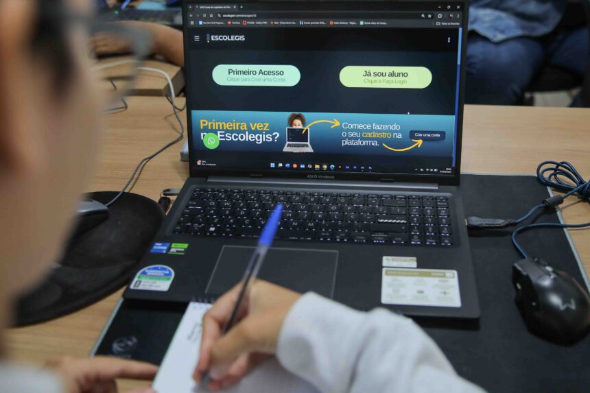 Escolegis oferta mais de 30 mil vagas em cursos gratuitos a distância