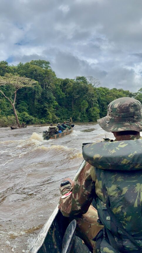 Operação Curaretinga II destrói estrutura de garimpo ilegal e leva ajuda humanitária a comunidades indígenas de Roraima