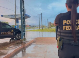 Operação Conexão Norte: PF cumpre mandados contra grupo suspeito de facilitar entrada ilegal de migrantes em Roraima