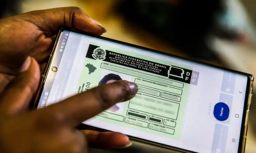 Brasil bate recorde de habilitações e economiza R$ 2,1 bilhões após mudança na CNH