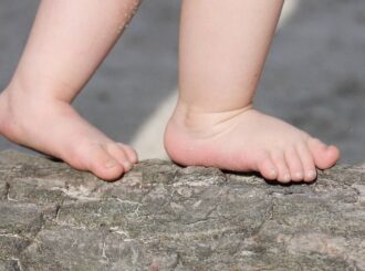 Senado: aprovado PL que identifica biométrica de mães e bebês após o parto