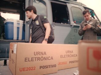 Urnas eletrônicas chegam a regiões remotas de Roraima para eleição suplementar