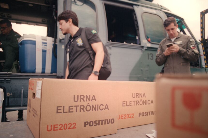 Urnas eletrônicas chegam a regiões remotas de Roraima para eleição suplementar