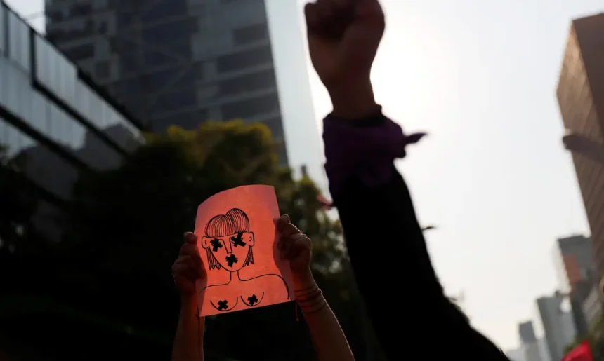 Denúncias de violência digital contra mulheres crescem 188% em um ano