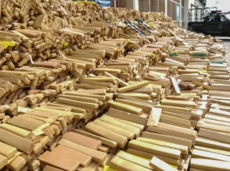 Combate ao crime organizado apreendeu 82 toneladas de drogas e mais de 350 armas em um mês; impacto financeiro foi de R$ 1,6 bilhão