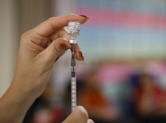 Anvisa aprova medicamentos pediátricos para lúpus e esclerose múltipla