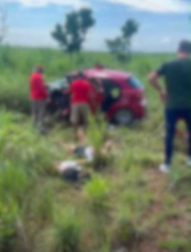 Grave acidente entre dois carros deixa dois mortos e sete feridos na RR-205, em Alto Alegre