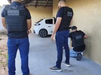 Militar é investigado por instigar adolescente a se automutilar pela internet