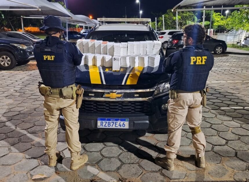 PRF apreende mais de 170 iPhones, arma de fogo, drogas e prende foragido em Roraima