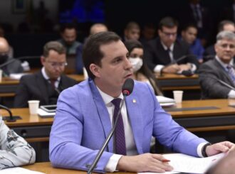 Se proposta trabalhista apoiada por Nicoletti valesse para ele, seu salário mensal seria de R$ 500 de acordo com sua produtividade na Câmara Federal