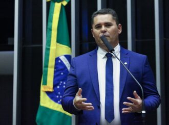 Albuquerque enviou R$ 37 milhões em emendas PIX para dez municípios de Roraima; cinco ficaram de fora
