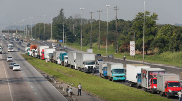 Lei garante frete mínimo no transporte de cargas; saiba o que muda